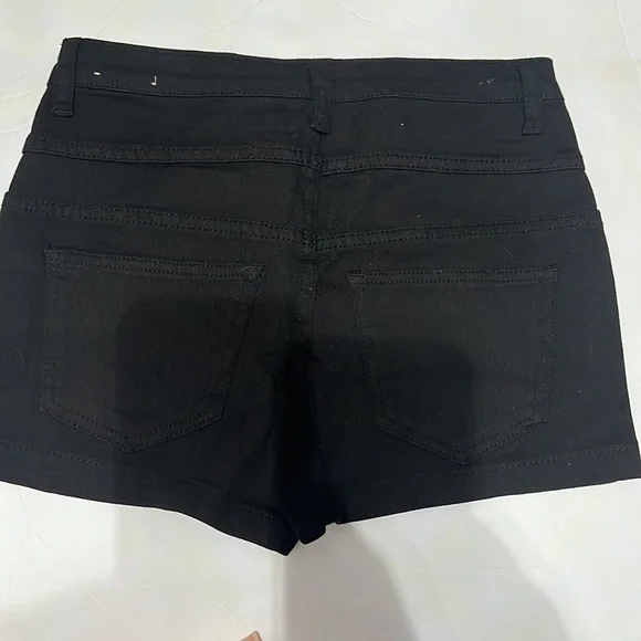 New Delia’s Skylar Black Jeans Short size 6 - Picture 4 of 6